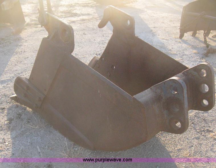 image for item B8388 36" four tooth bucket