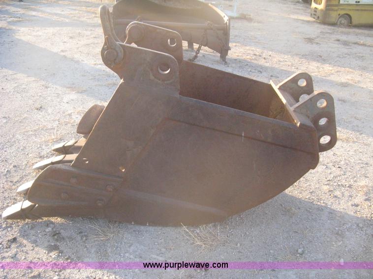 image for item B8388 36" four tooth bucket