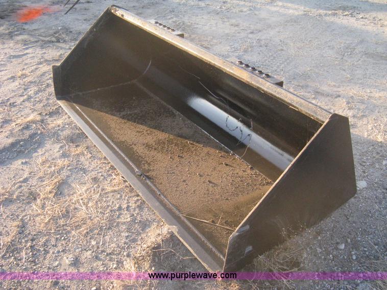 image for item B8390 Skid steer bucket