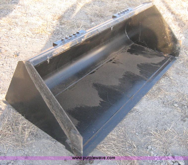 image for item B8391 Skid steer bucket