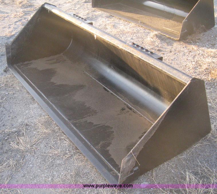 image for item B8391 Skid steer bucket