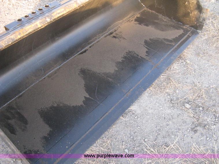 image for item B8391 Skid steer bucket