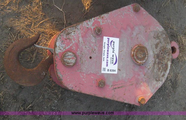image for item B8394 Crane block hook