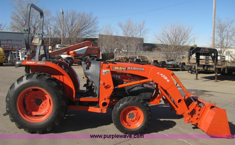 image for item B8459 Kubota L3540 HST tractor with loader
