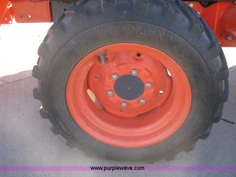 image for item B8459 Kubota L3540 HST tractor with loader