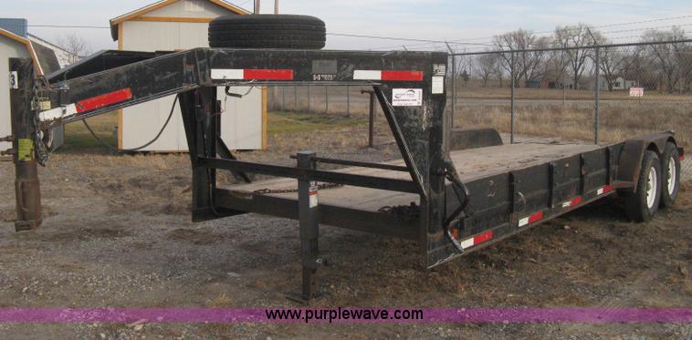 image for item B8495 2000 Neal 20' gooseneck flatbed trailer