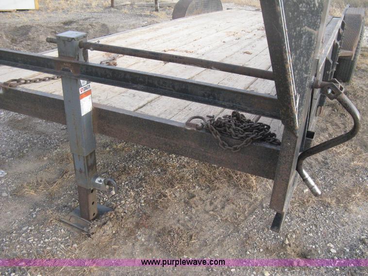 image for item B8495 2000 Neal 20' gooseneck flatbed trailer