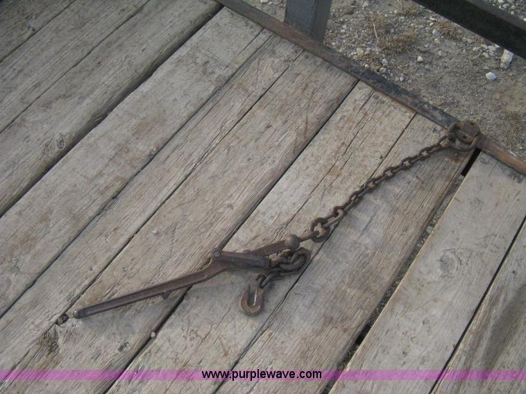 image for item B8495 2000 Neal 20' gooseneck flatbed trailer