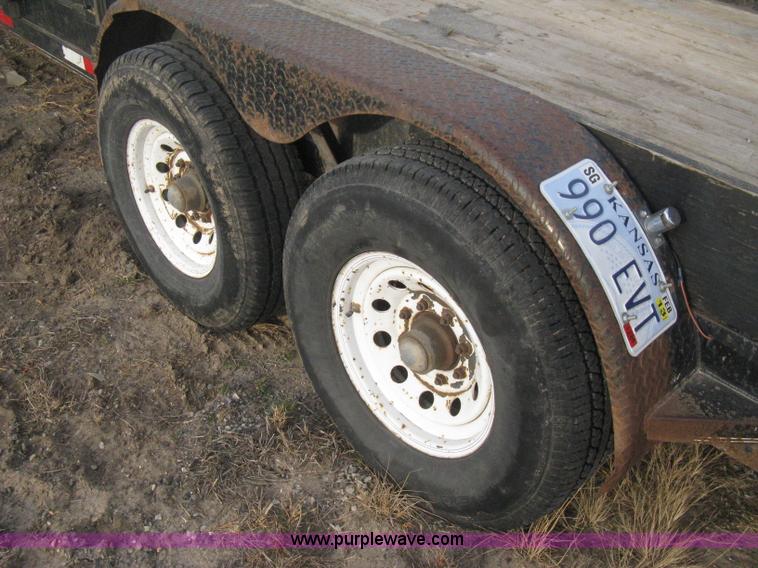 image for item B8495 2000 Neal 20' gooseneck flatbed trailer