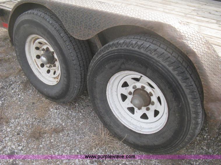 image for item B8495 2000 Neal 20' gooseneck flatbed trailer