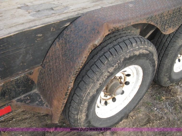 image for item B8495 2000 Neal 20' gooseneck flatbed trailer