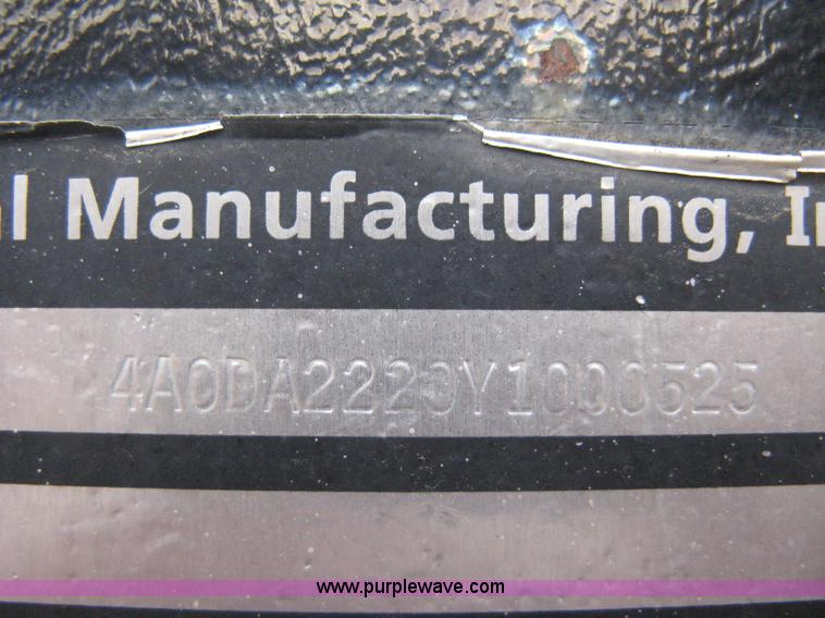 image for item B8495 2000 Neal 20' gooseneck flatbed trailer