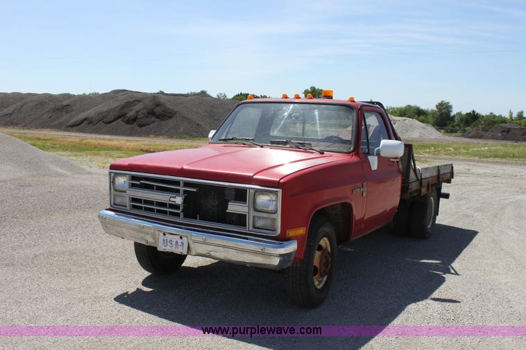 image for item D5108 1988 Chevrolet R30 Custom Deluxe flatbed pickup truck
