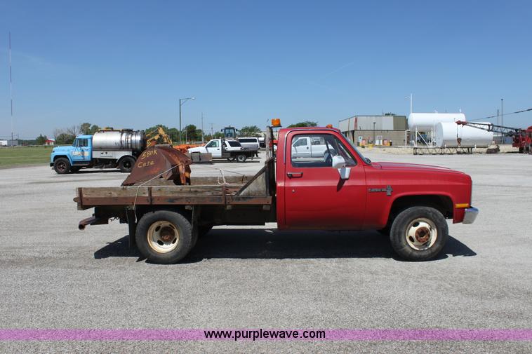 image for item D5108 1988 Chevrolet R30 Custom Deluxe flatbed pickup truck
