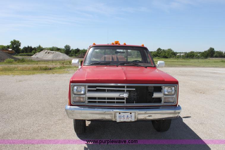 image for item D5108 1988 Chevrolet R30 Custom Deluxe flatbed pickup truck