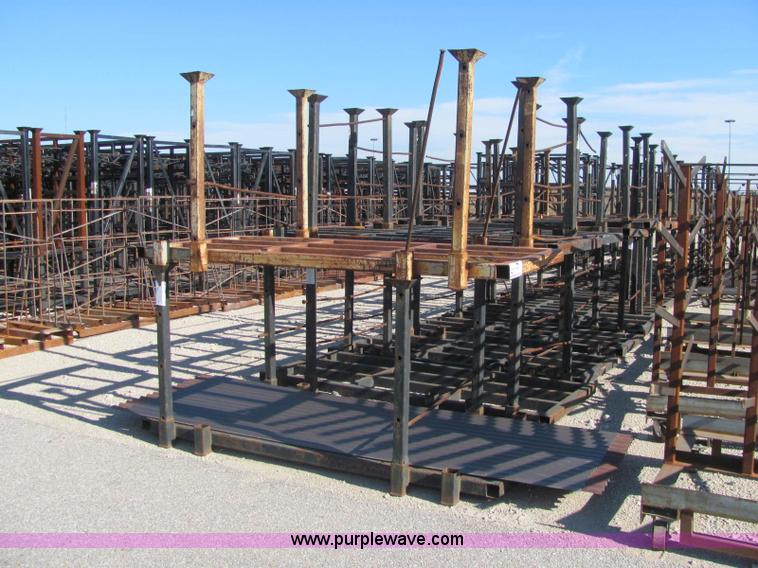 image for item E2676 (43) steel storage racks