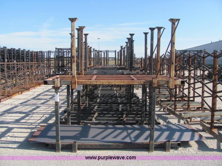 image for item E2676 (43) steel storage racks