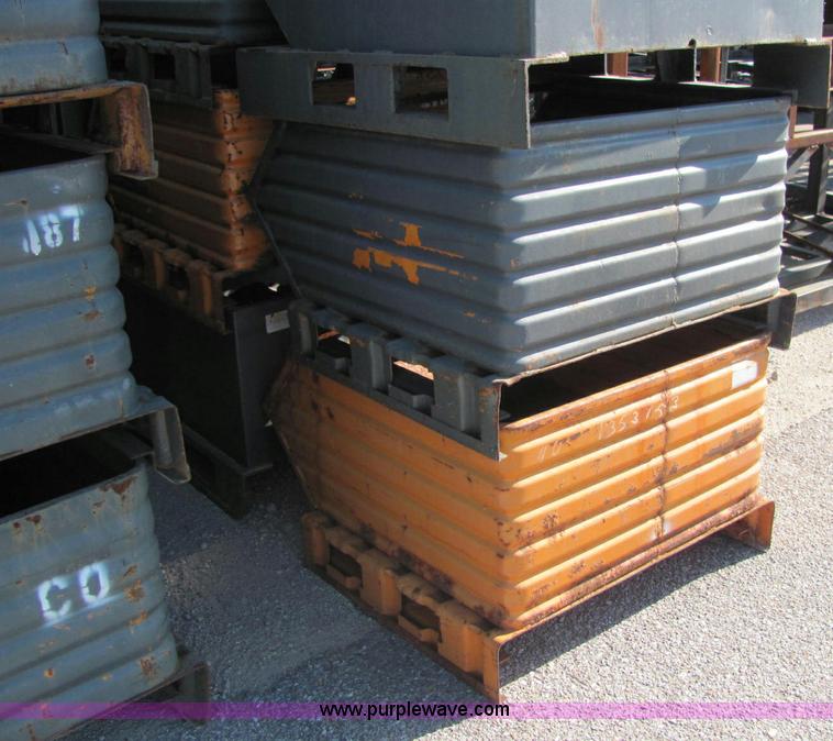 image for item E2679 (135) steel storage boxes