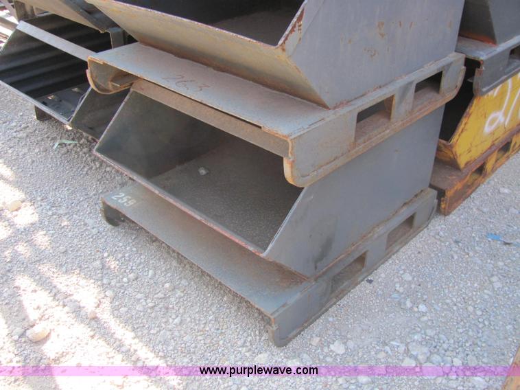 image for item E2679 (135) steel storage boxes