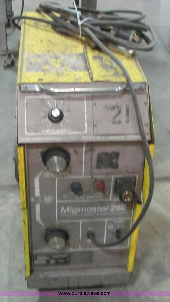 image for item E2730 Esab MigMaster 250 welder