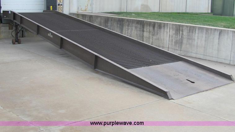 image for item E2780 Vestil loading ramp