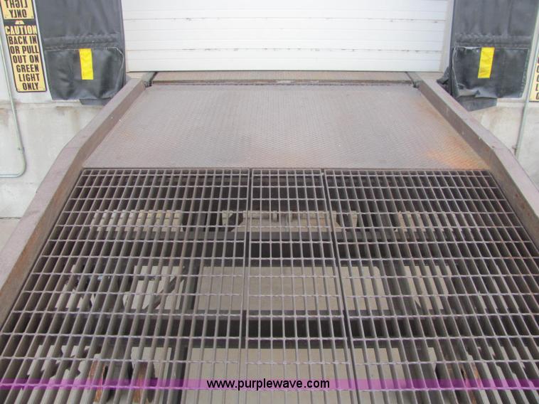 image for item E2780 Vestil loading ramp