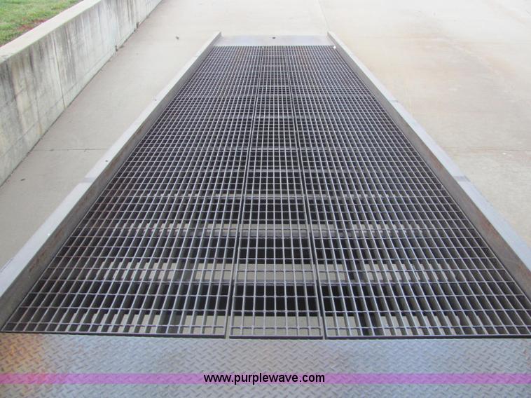 image for item E2780 Vestil loading ramp