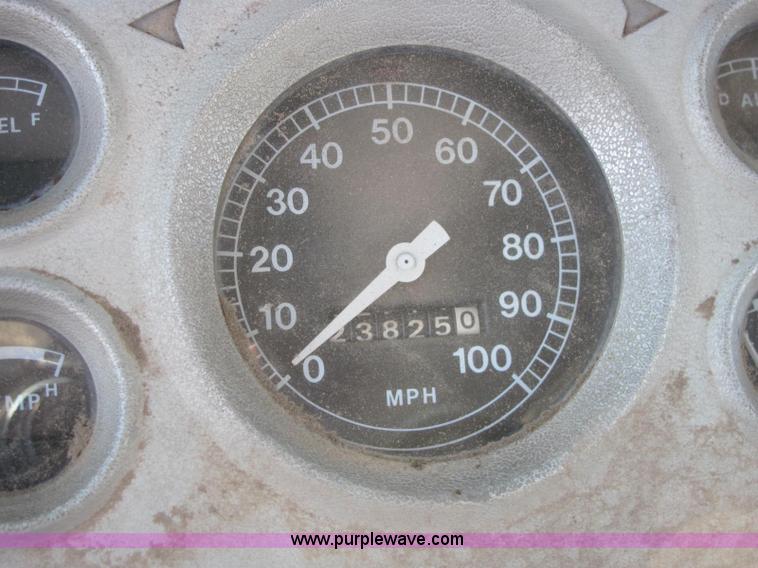 image for item E2788 1970 Ford T906 semi truck