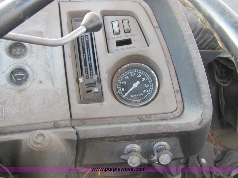 image for item E2788 1970 Ford T906 semi truck