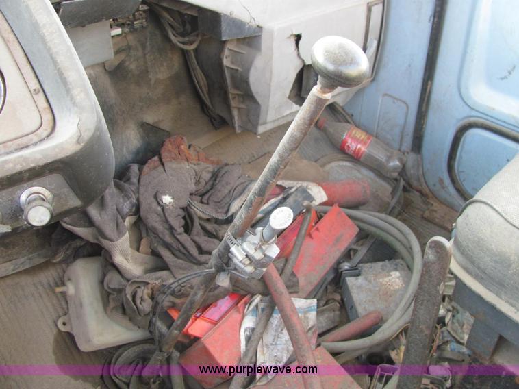 image for item E2788 1970 Ford T906 semi truck