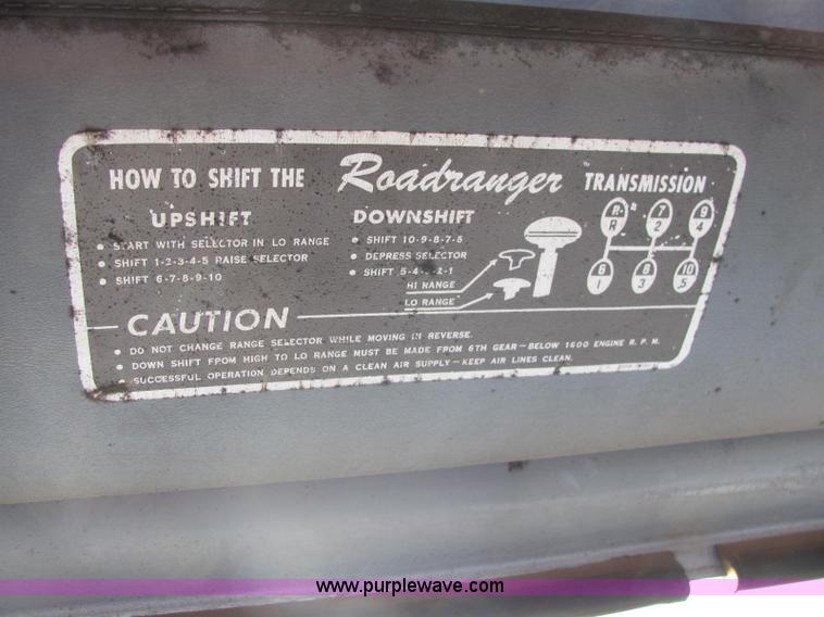 image for item E2788 1970 Ford T906 semi truck