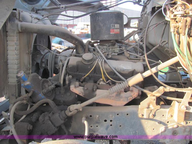 image for item E2788 1970 Ford T906 semi truck