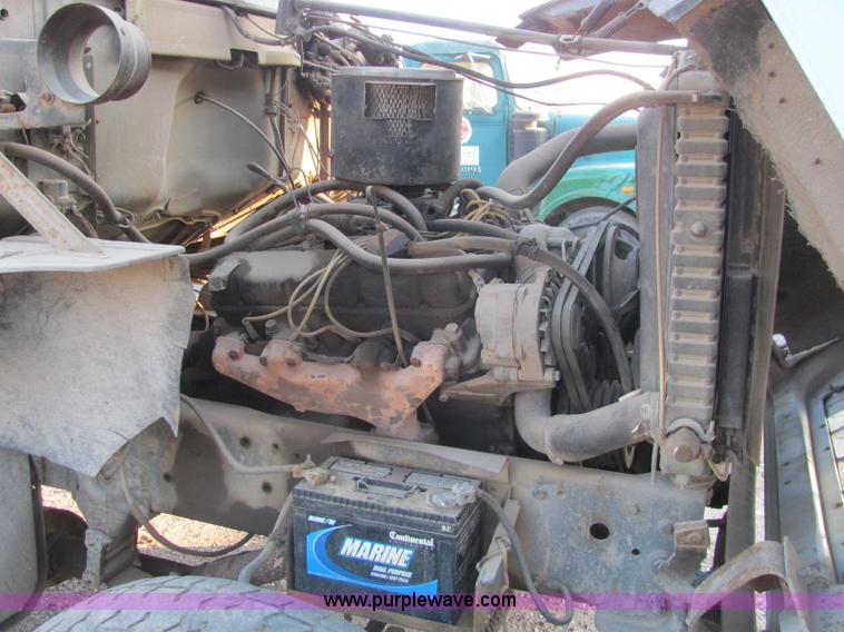 image for item E2788 1970 Ford T906 semi truck