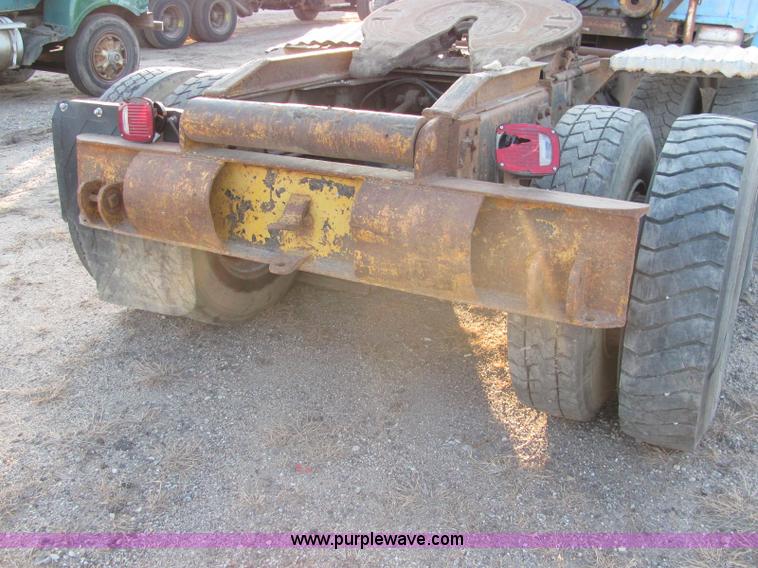 image for item E2788 1970 Ford T906 semi truck