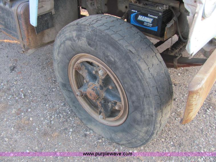 image for item E2788 1970 Ford T906 semi truck