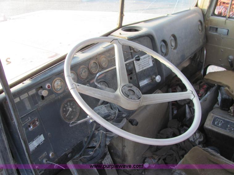 image for item E2789 1977 International F-5070 tandem axle semi truck