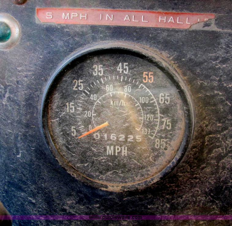 image for item E2789 1977 International F-5070 tandem axle semi truck