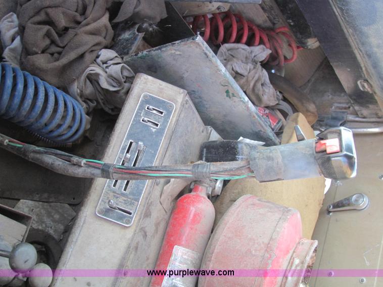 image for item E2789 1977 International F-5070 tandem axle semi truck