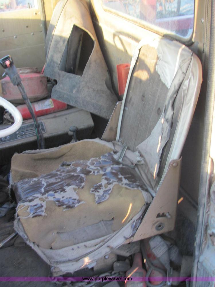 image for item E2789 1977 International F-5070 tandem axle semi truck