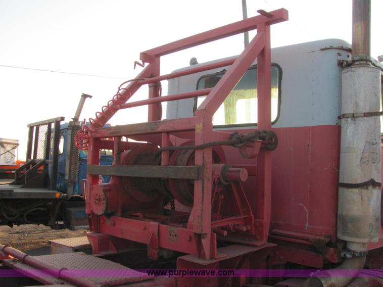 image for item E2789 1977 International F-5070 tandem axle semi truck