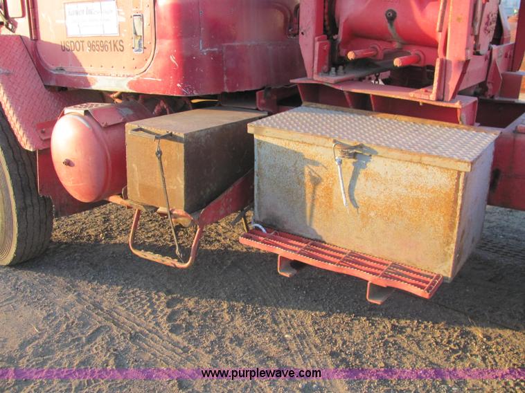 image for item E2789 1977 International F-5070 tandem axle semi truck