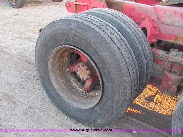 image for item E2789 1977 International F-5070 tandem axle semi truck