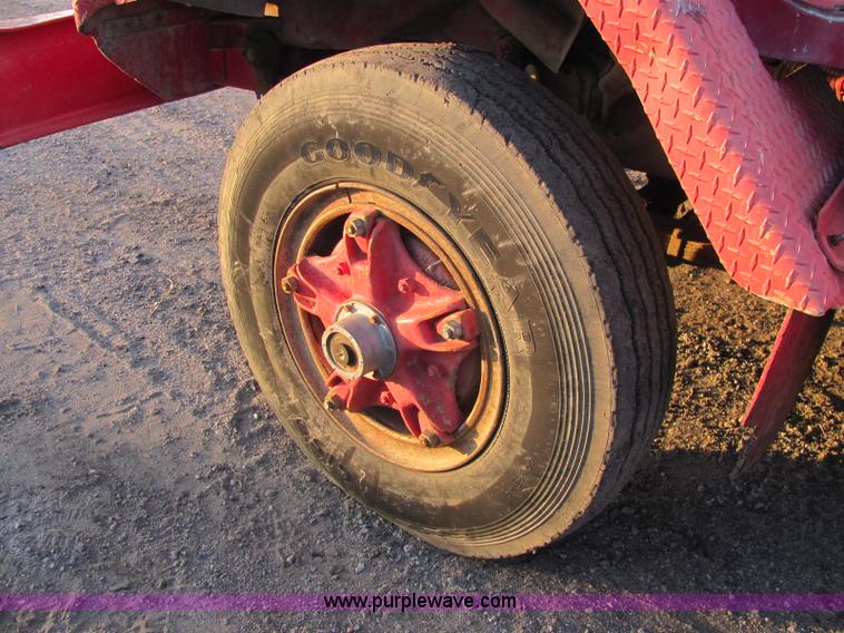 image for item E2789 1977 International F-5070 tandem axle semi truck