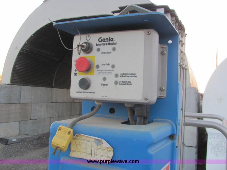 image for item E2792 1999 Genie IWP-255 aerial work platform