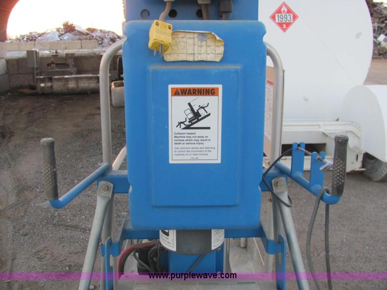 image for item E2792 1999 Genie IWP-255 aerial work platform