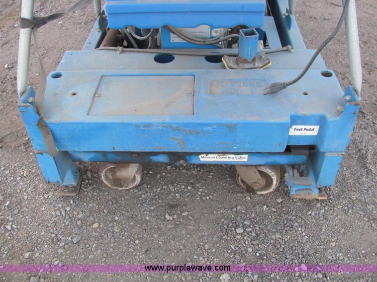 image for item E2792 1999 Genie IWP-255 aerial work platform