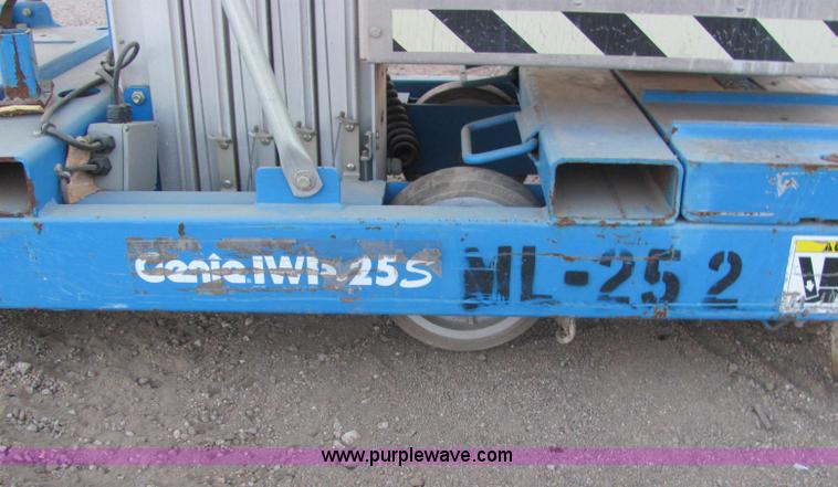 image for item E2792 1999 Genie IWP-255 aerial work platform