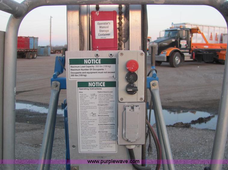 image for item E2793 1999 Genie IWP-255 aerial work platform