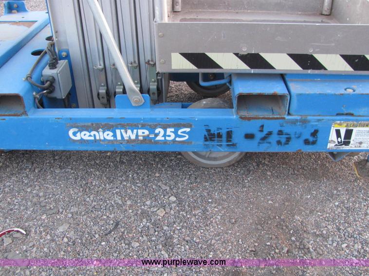 image for item E2793 1999 Genie IWP-255 aerial work platform