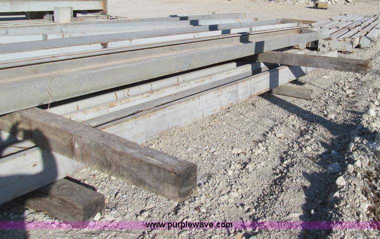 image for item E3589 40' x 90' steel building structure